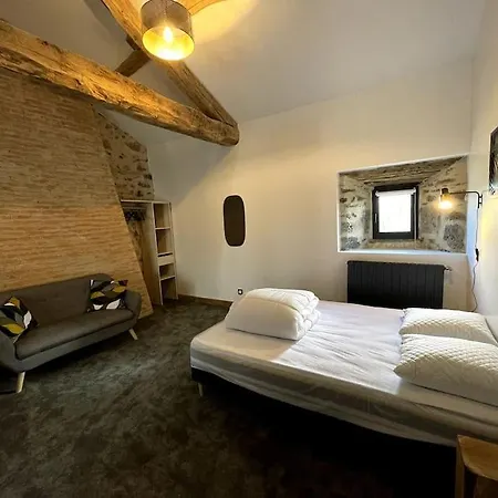 A La Campagne Au Bord D'un 8 Personnes