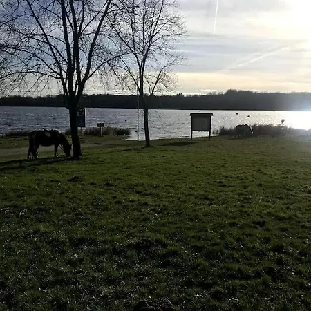 A La Campagne Au Bord D'un 8 Personnes Semesterbostad Saint-Quentin-sur-Charente
