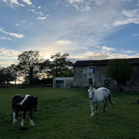 A La Campagne Au Bord D'un 8 Personnes *