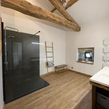 A La Campagne Au Bord D'un 8 Personnes