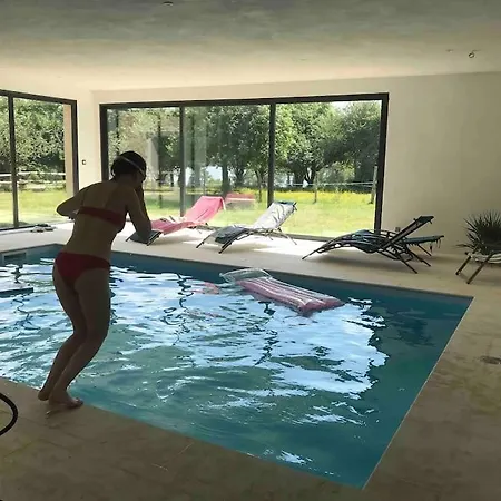 A La Campagne Au Bord D'un 8 Personnes Holiday home *