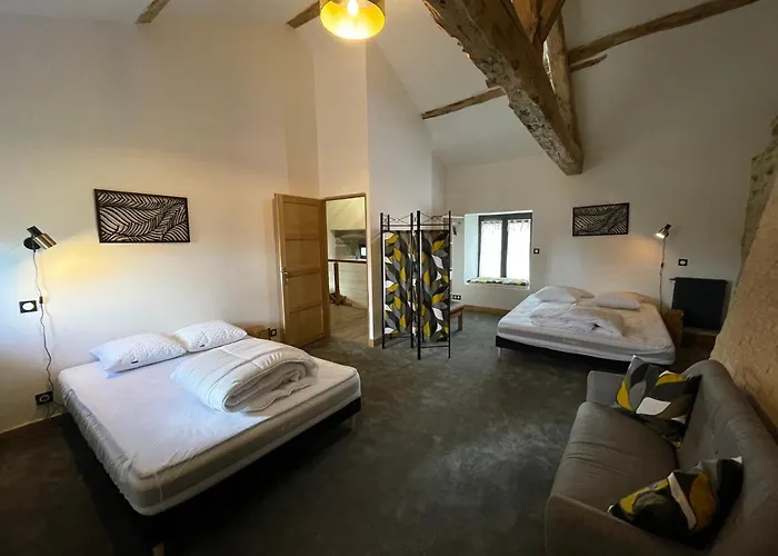 A La Campagne Au Bord D'un 8 Personnes 度假居 *